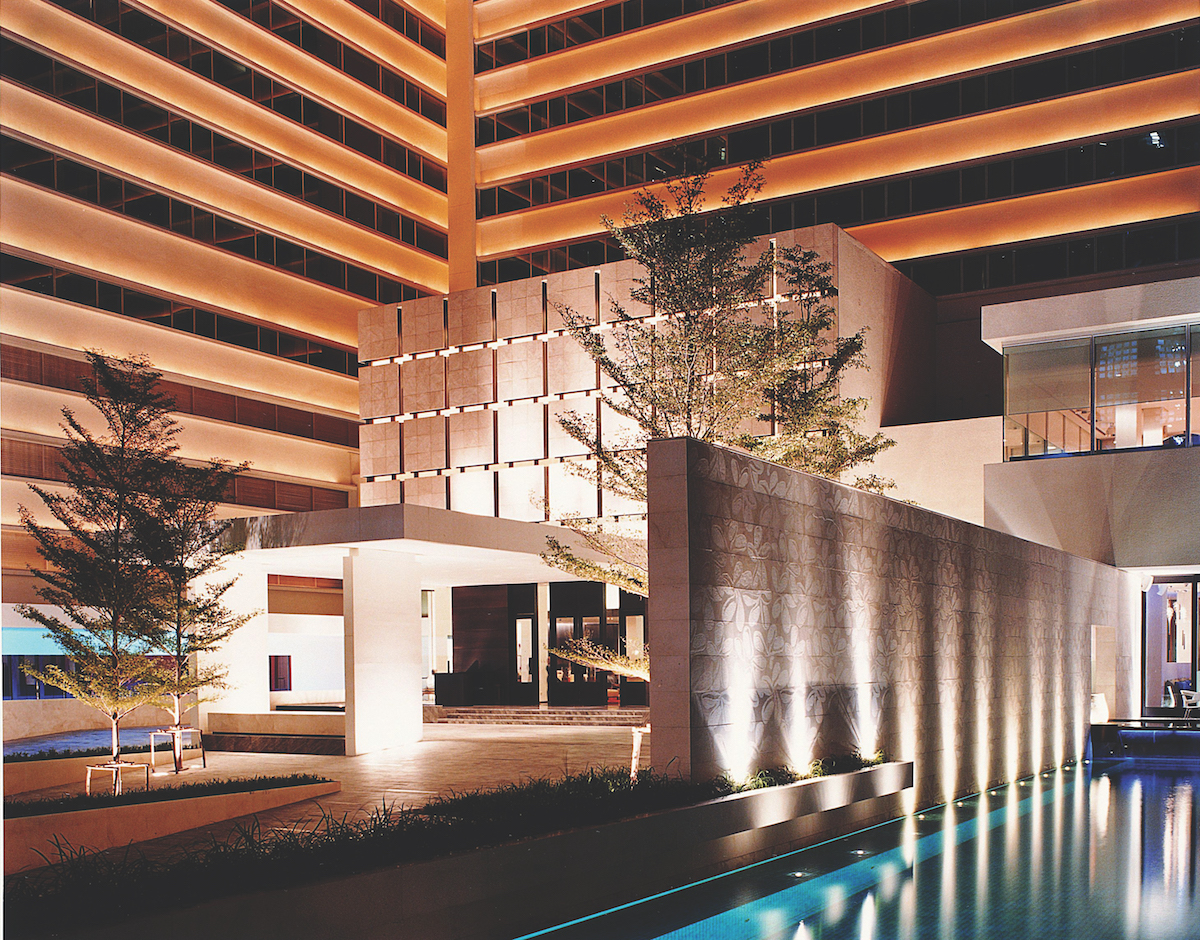 The entrance and part of the pool at COMO Metropolitan Bangkok